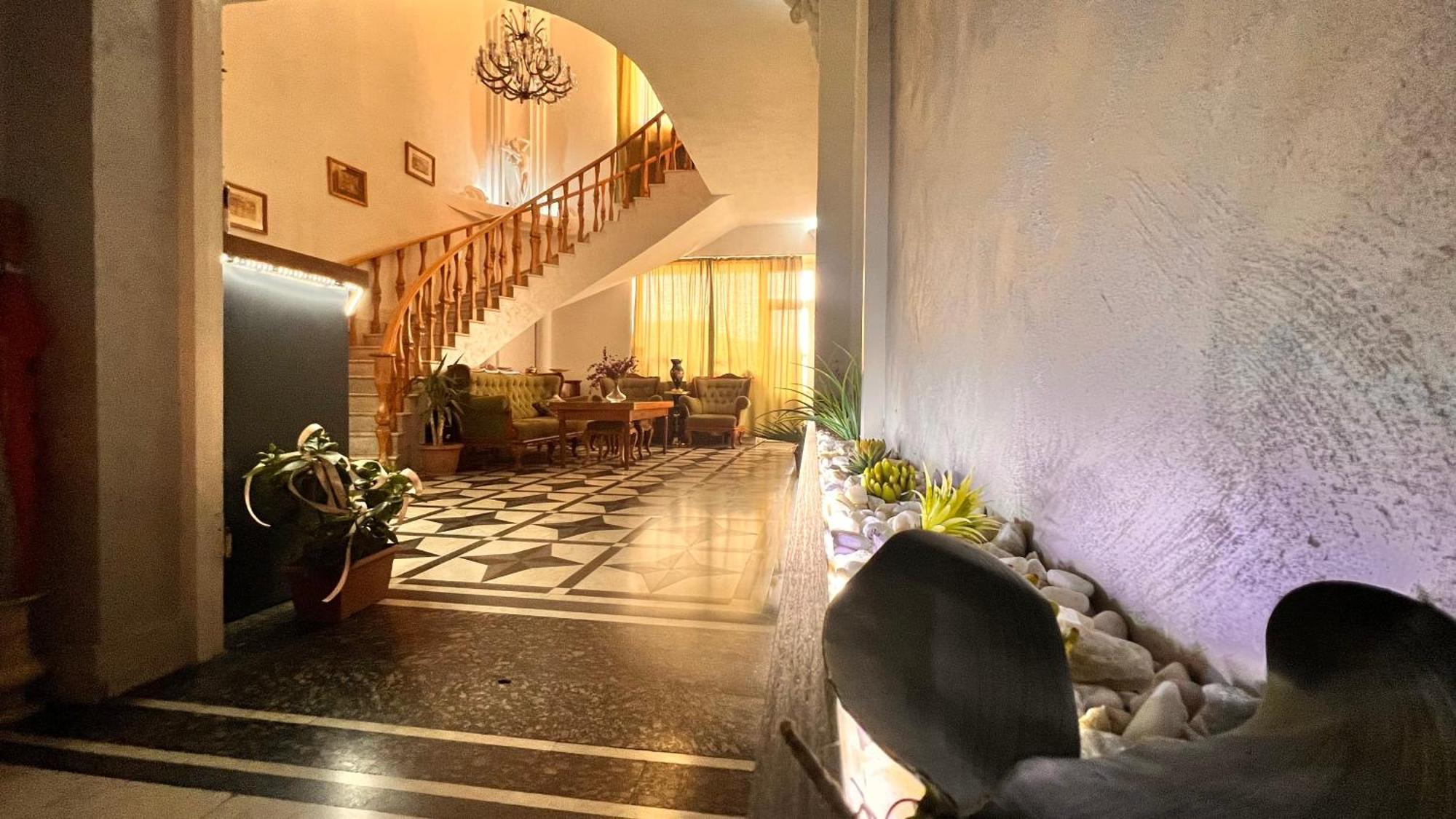 Elross Hotel Jerevan Eksteriør billede