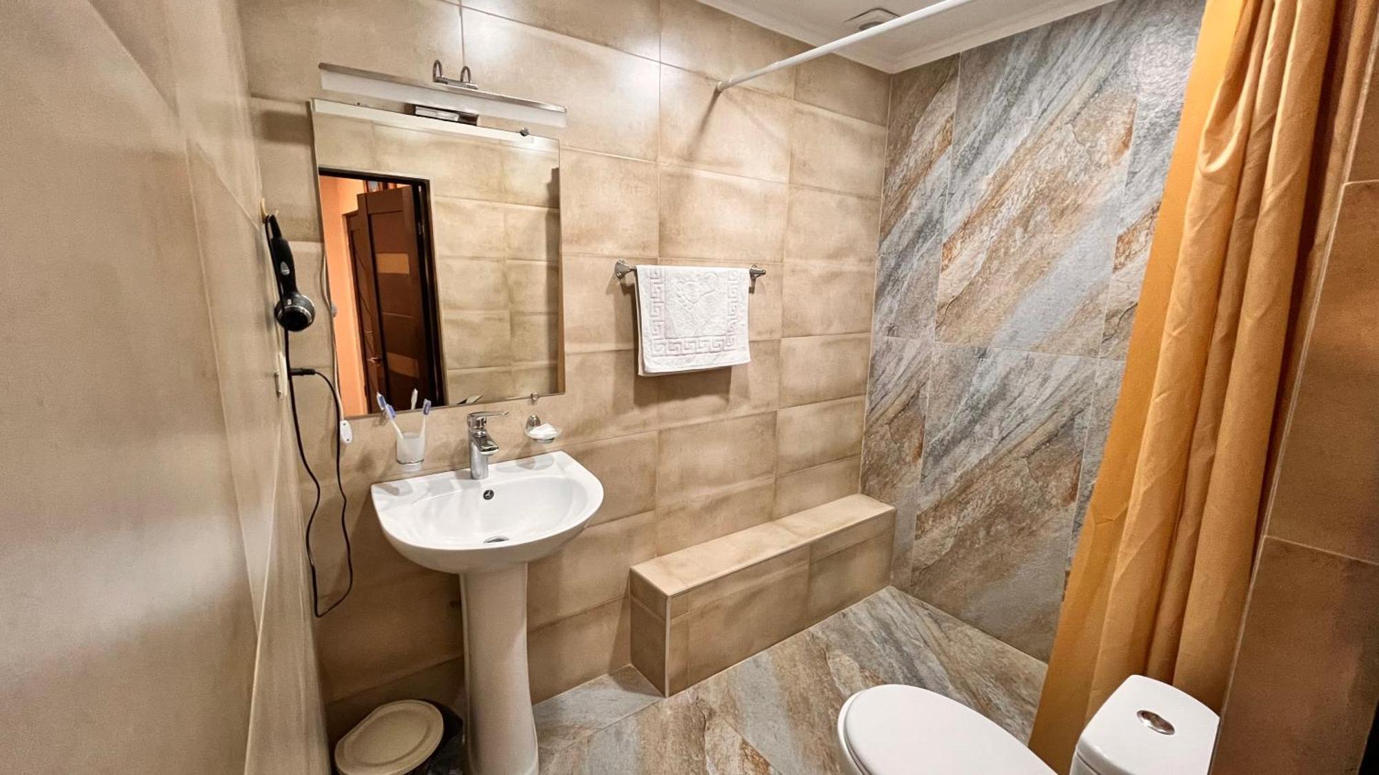Elross Hotel Jerevan Eksteriør billede