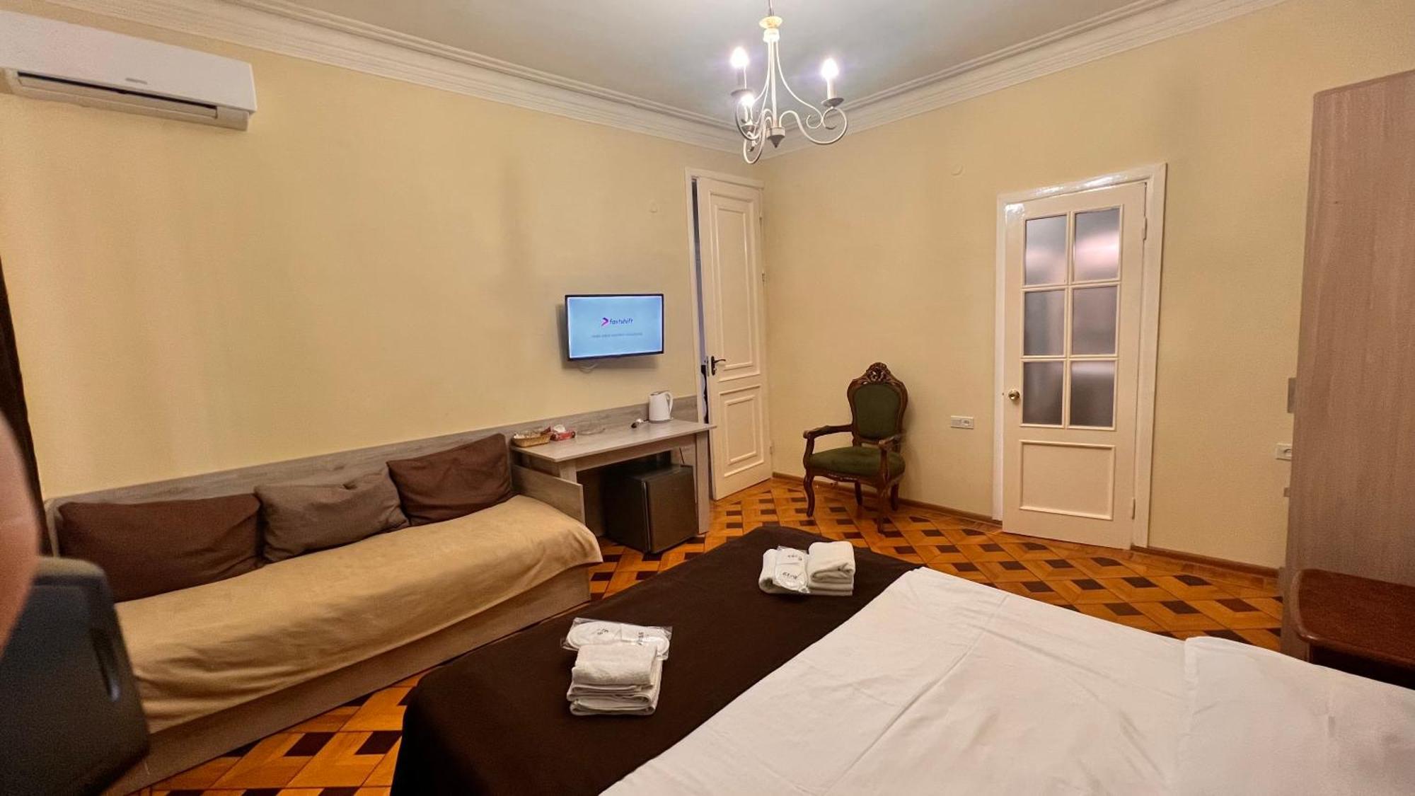Elross Hotel Jerevan Eksteriør billede