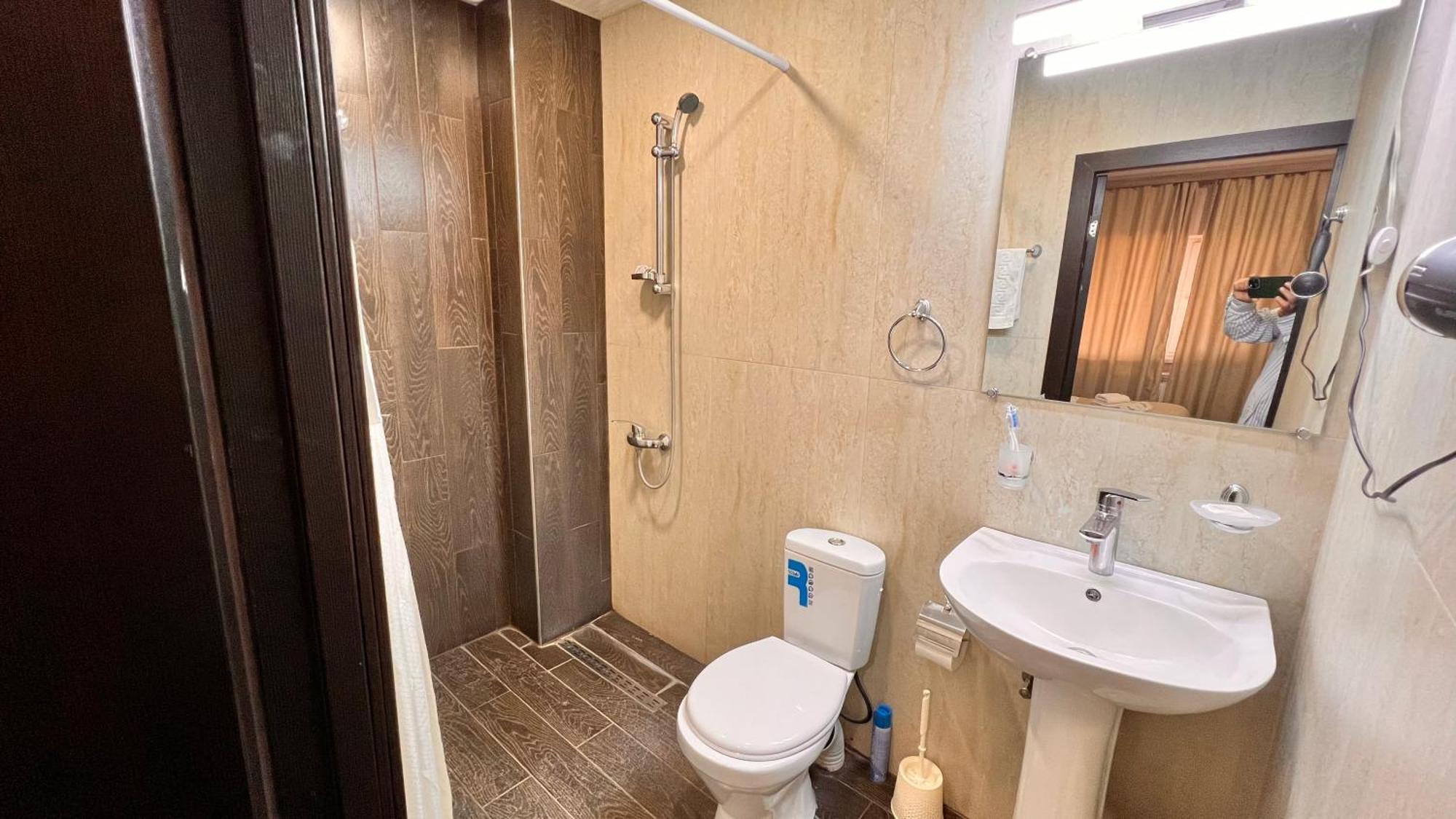 Elross Hotel Jerevan Eksteriør billede